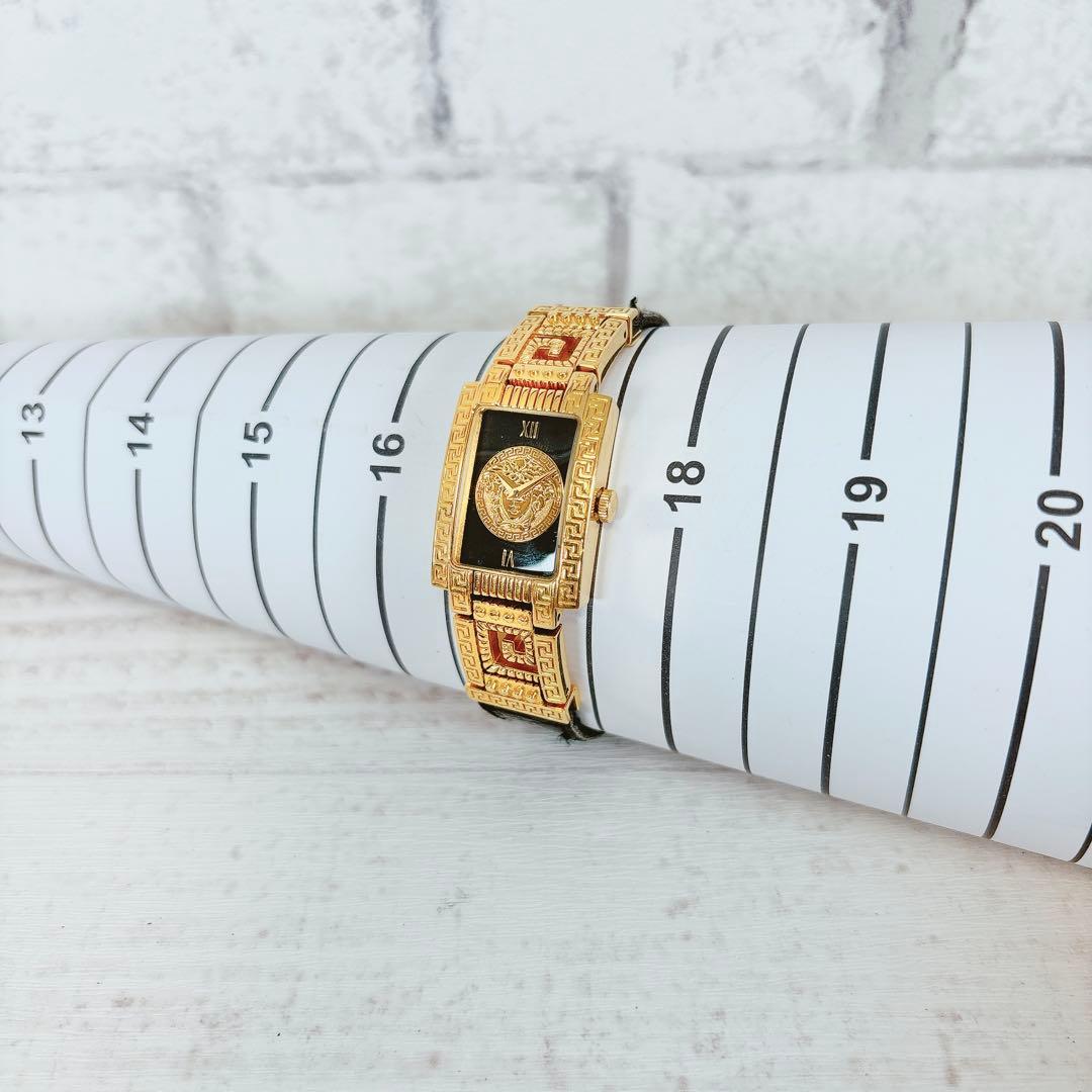 【希少】 ヴェルサーチ レディース 腕時計 メデューサ スクエア ゴールド 四角