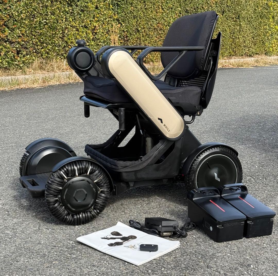 近畿配達は3千引 バッテリー2本♪ WHILL Model C 電動車椅 シニア