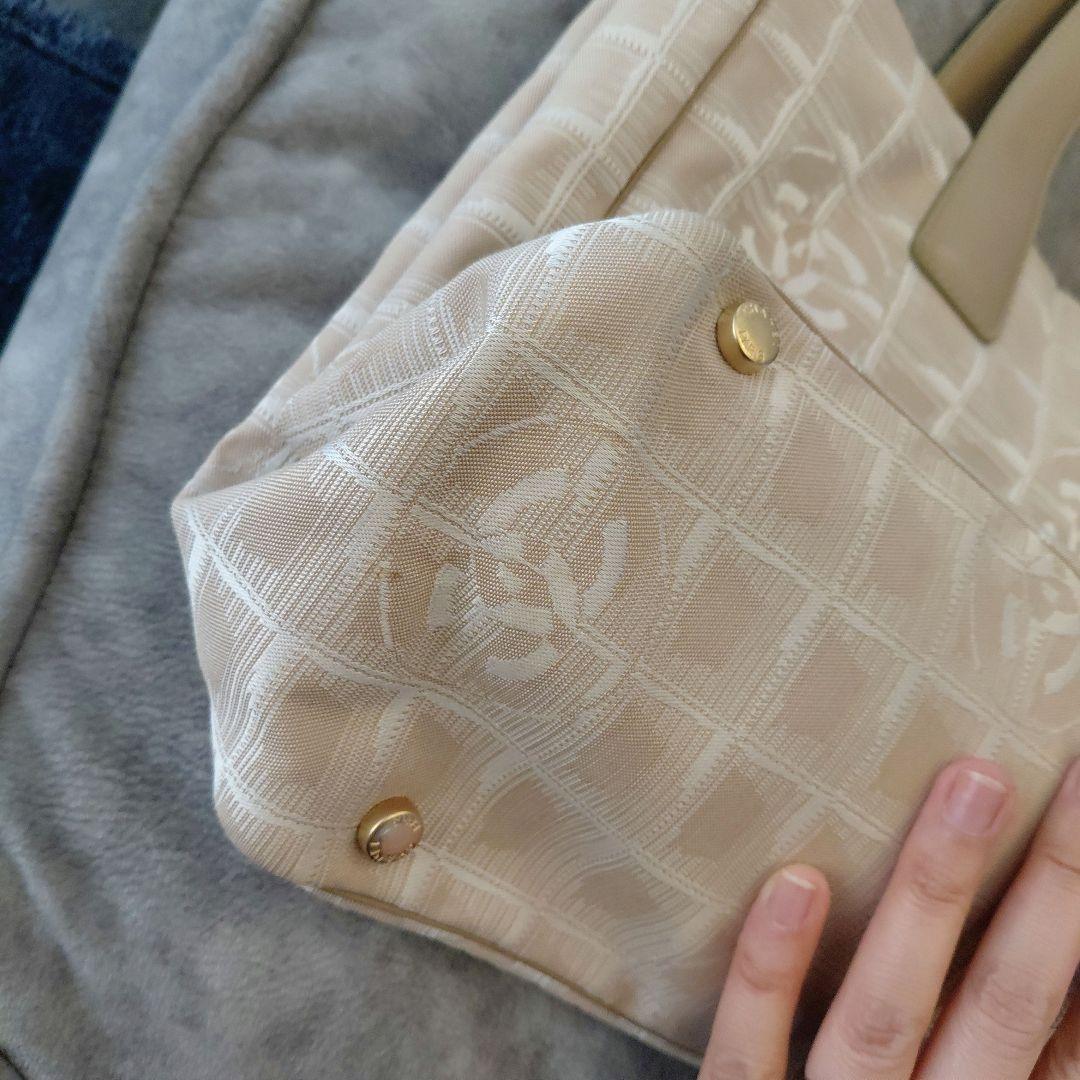 シャネル ニュートラベルライン ベージュ