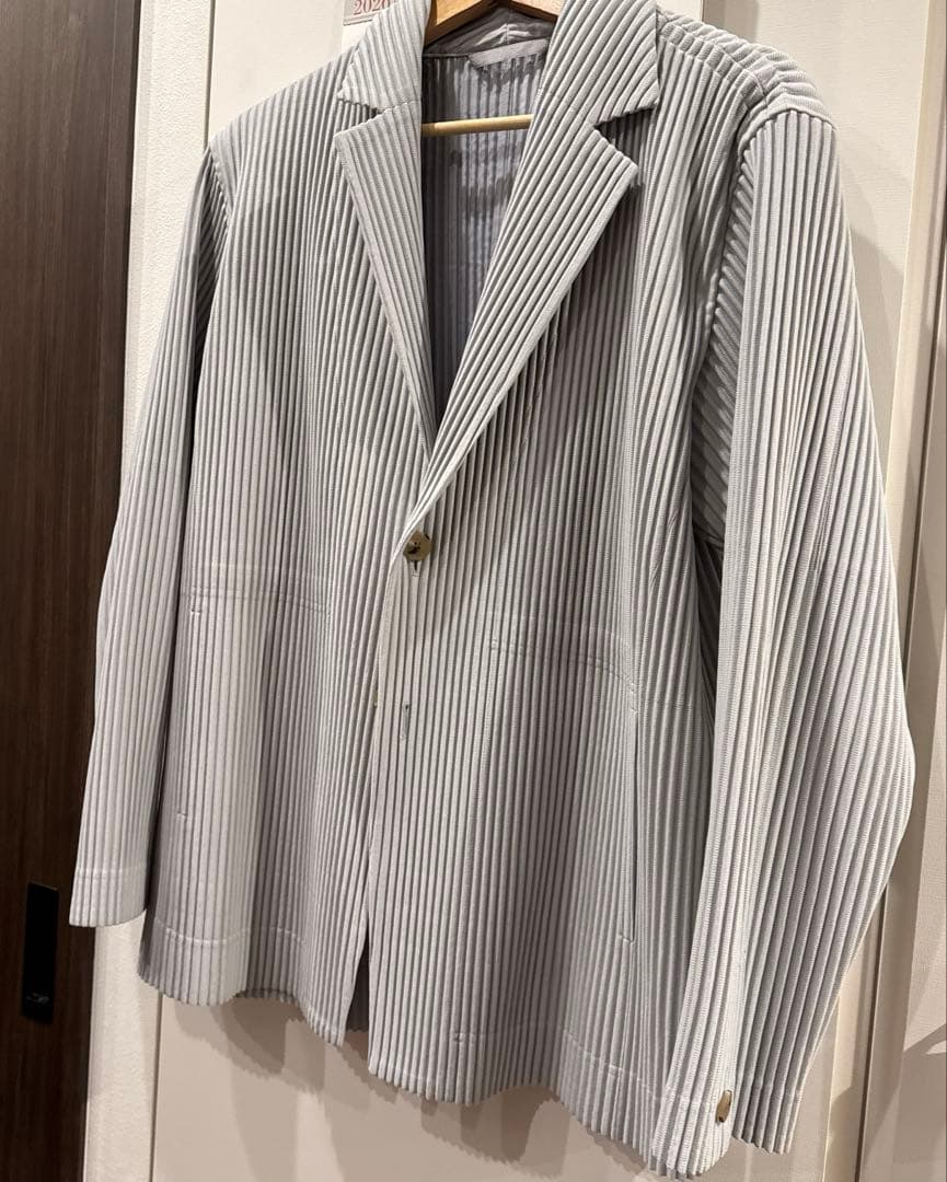 HOMME PLISSE ISSEY MIYAKE ジャケットライトグレー
