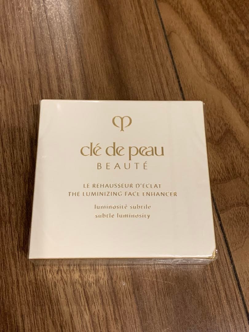 クレ・ド・ポー・ボーテ ル・レオスールデクラ 17 フェイスカラー