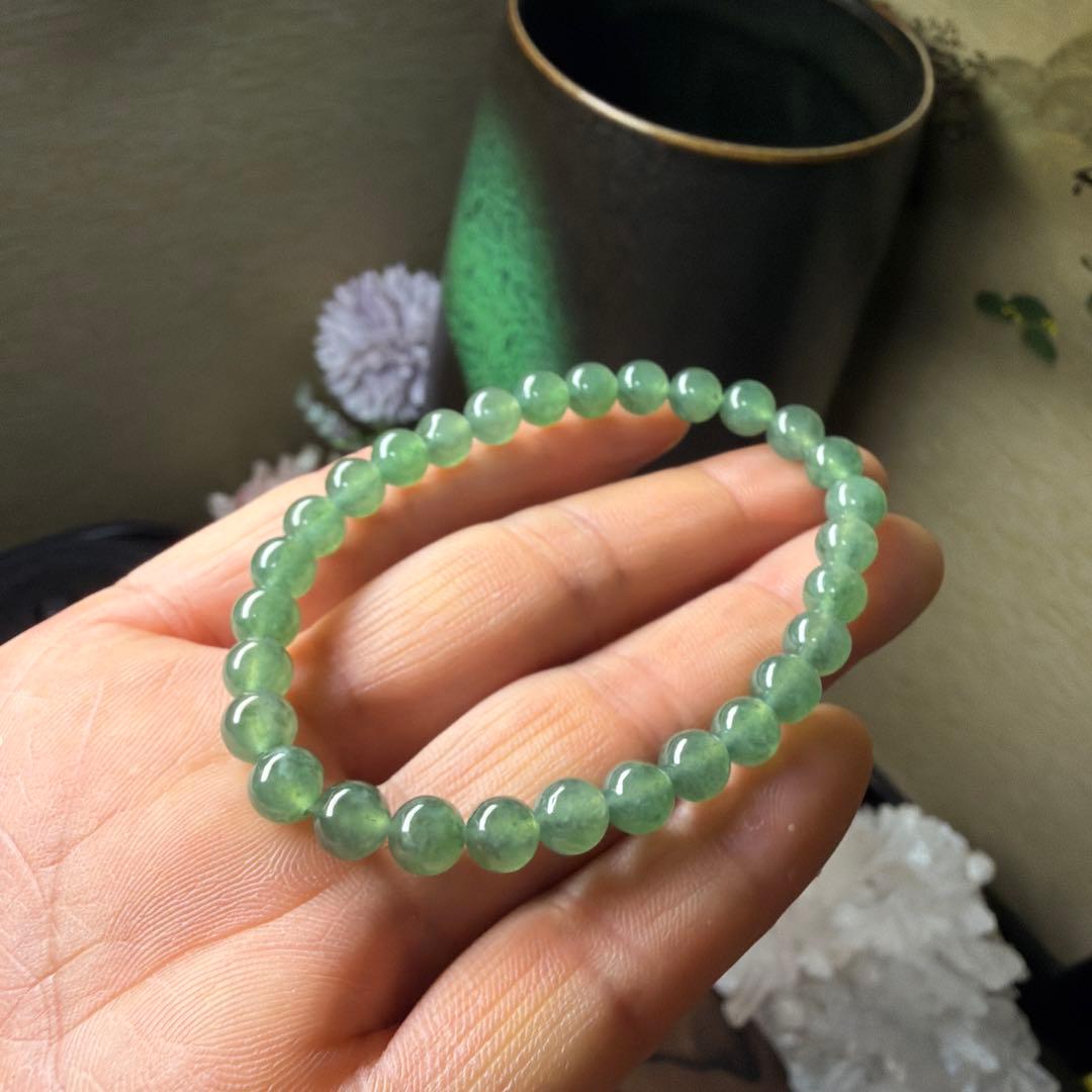 本翡翠、氷種、個性的ミャンマーグリーンブレスレット