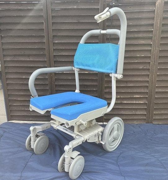 未使用！ウチエ シャワーラク 低座面 U型シート シャワーキャリー 車椅子