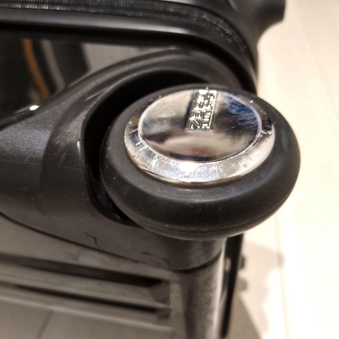 ゼロハリバートン ZERO HALLIBURTON 機内持ち込み可能 キャリー