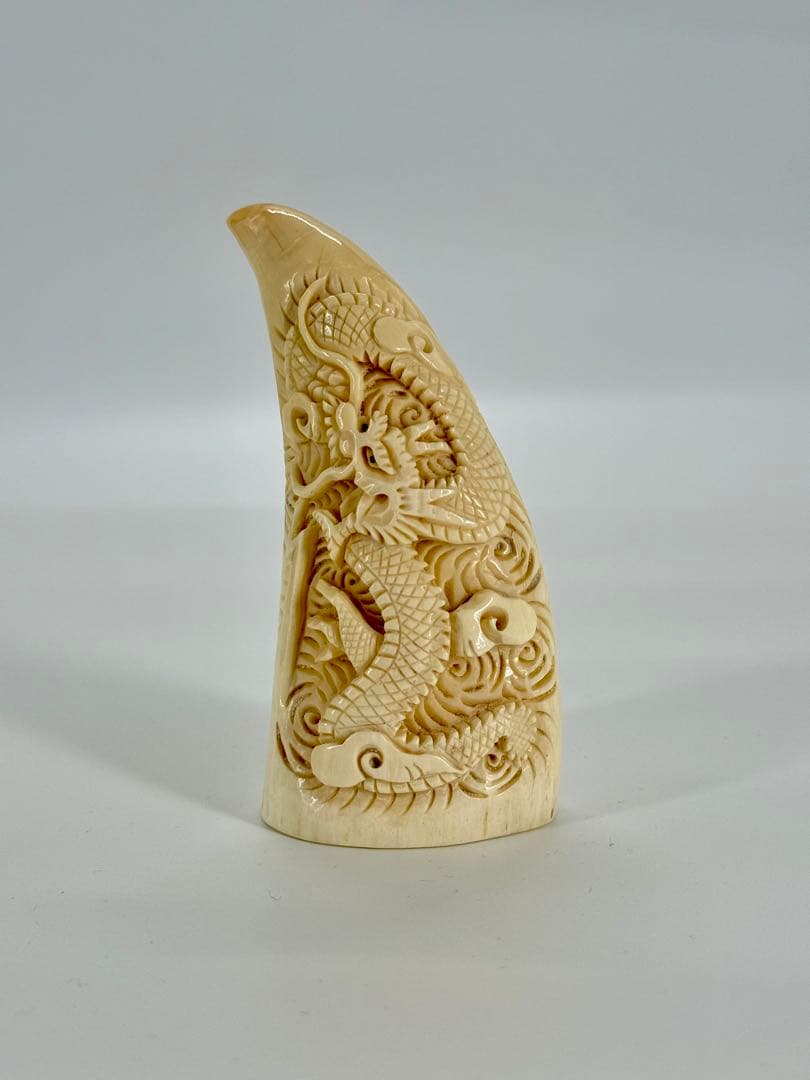 鯨歯龍彫置物　総重量216g