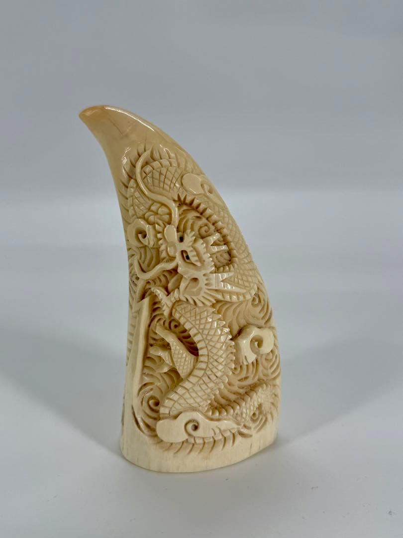 鯨歯龍彫置物　総重量216g
