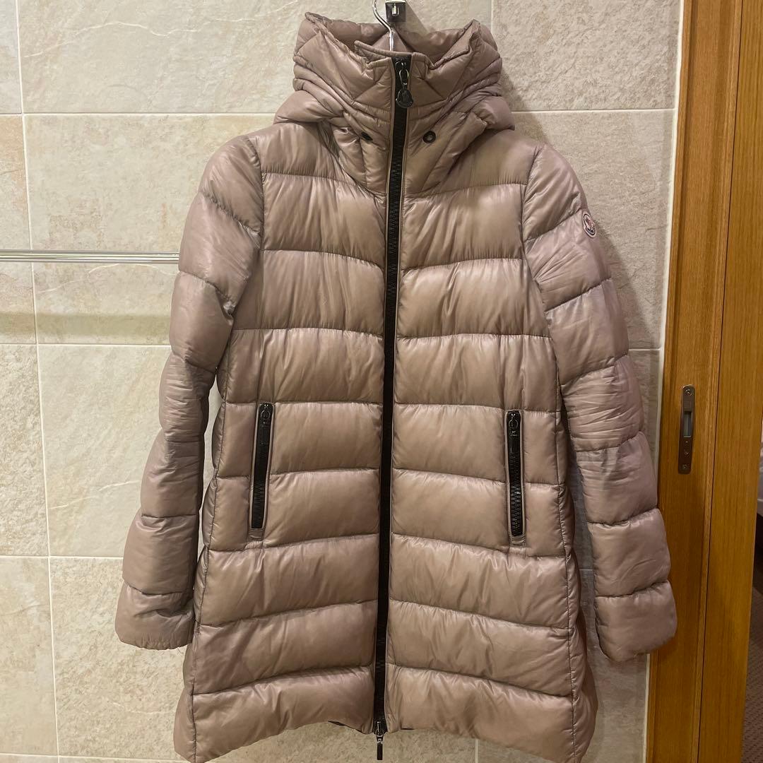モンクレール　ダウン　ベージュ