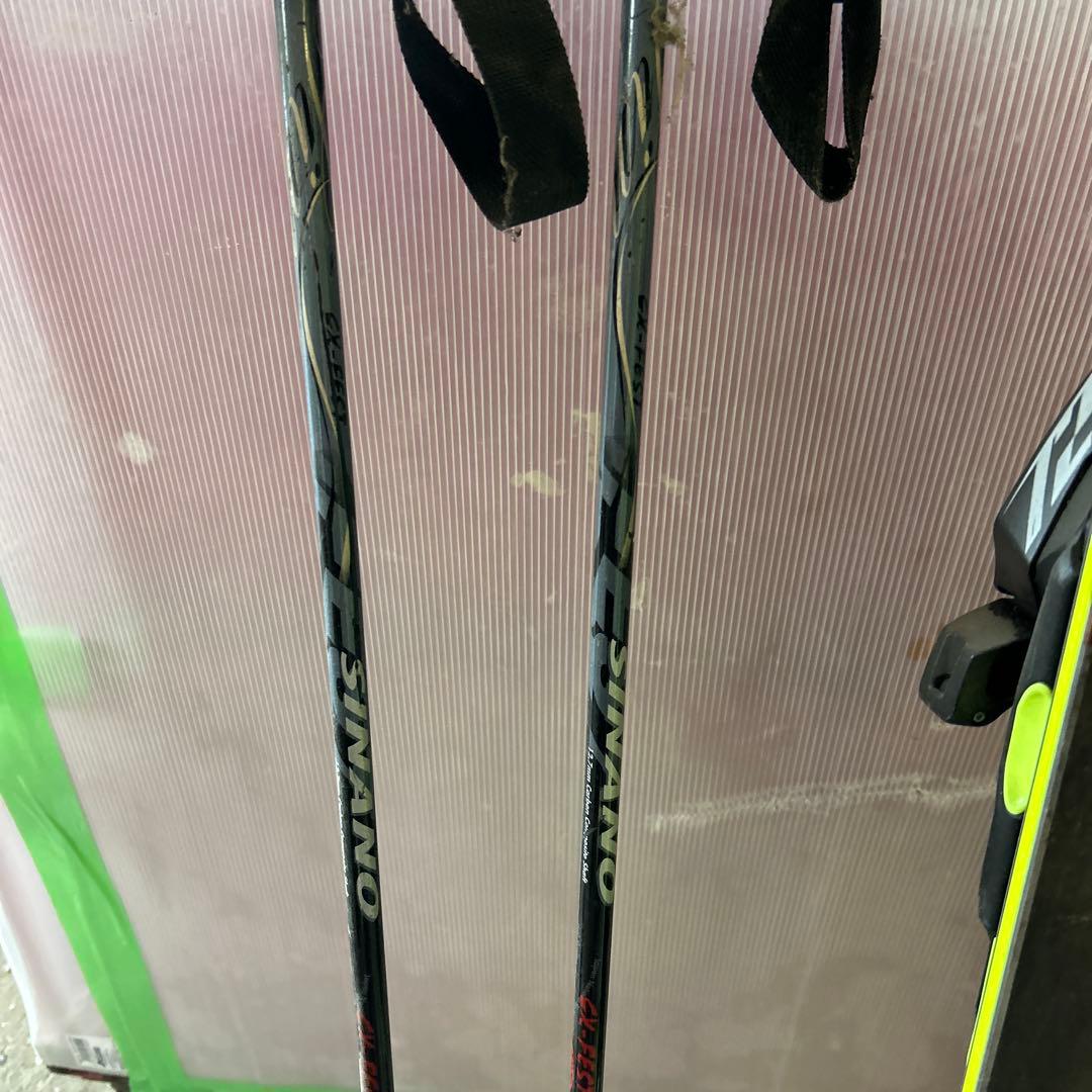 ぽ*お様 スキー板　ストック付き　HEAD