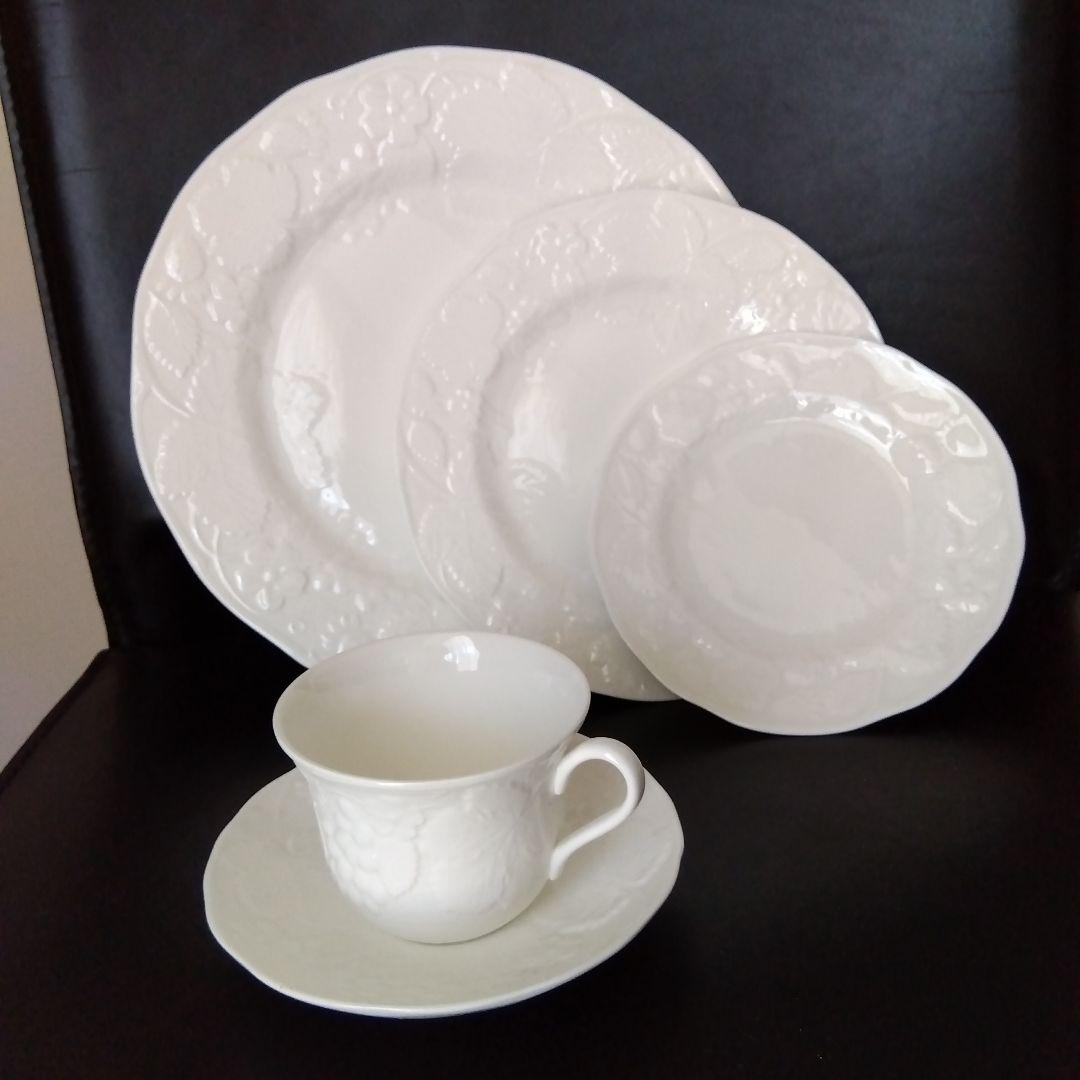 【廃盤、レア】ウェッジウッド 黒壺 ストロベリーバイン 食器セット 5点 新品