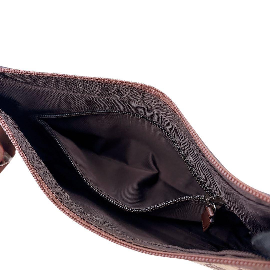 GUCCI GGキャンバス メッセンジャーバッグ ブラウン