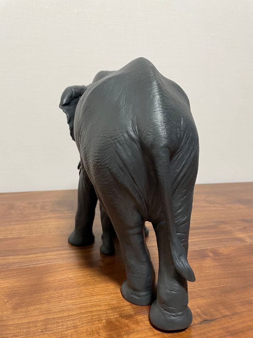 リヤドロ LLADRÓ エレファント（Ｂｏｌｄ　Ｂｌａｃｋ）