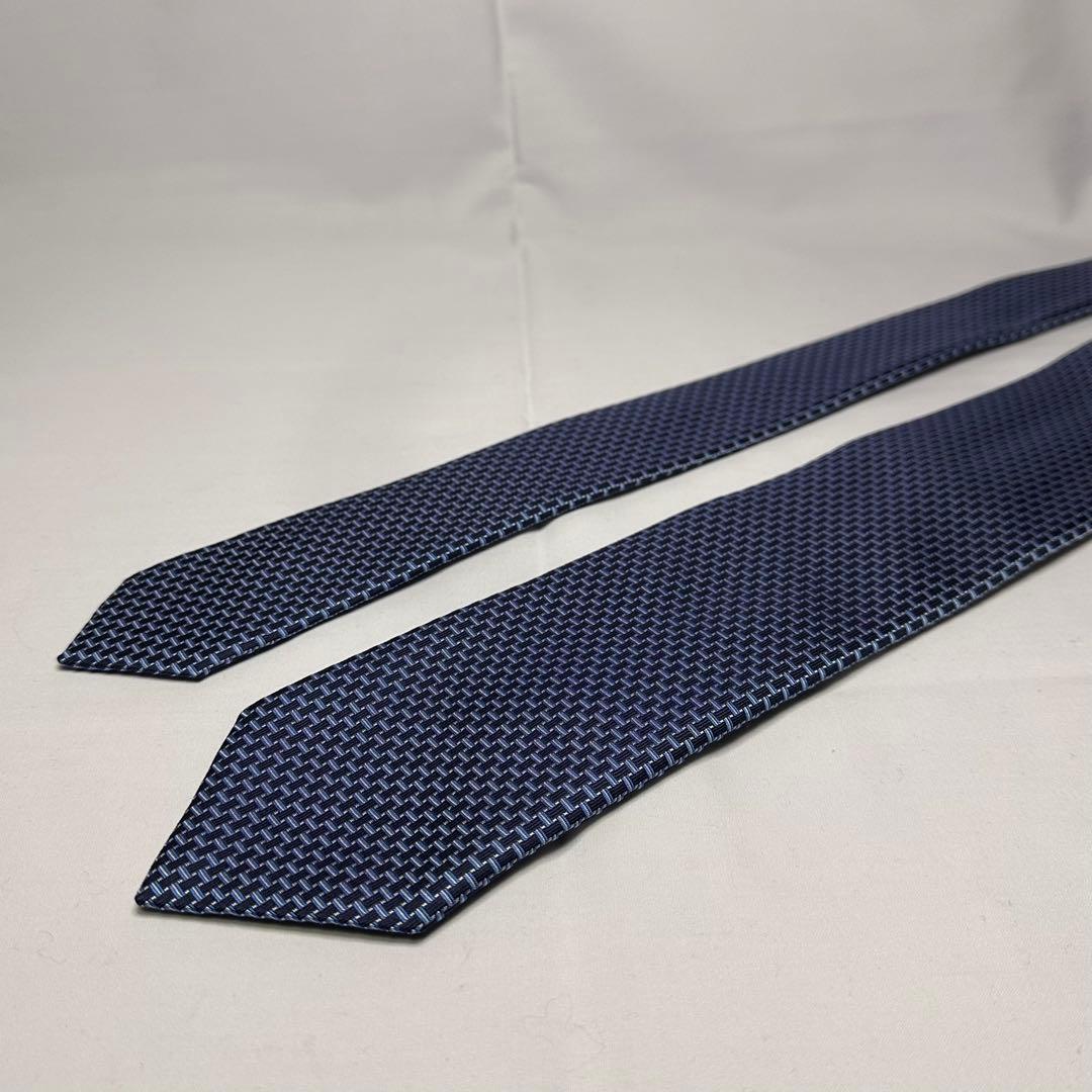 新品タグ付☆ブリオーニ☆ネクタイ☆ネイビー☆ブルー☆パターン☆ソリッド☆683