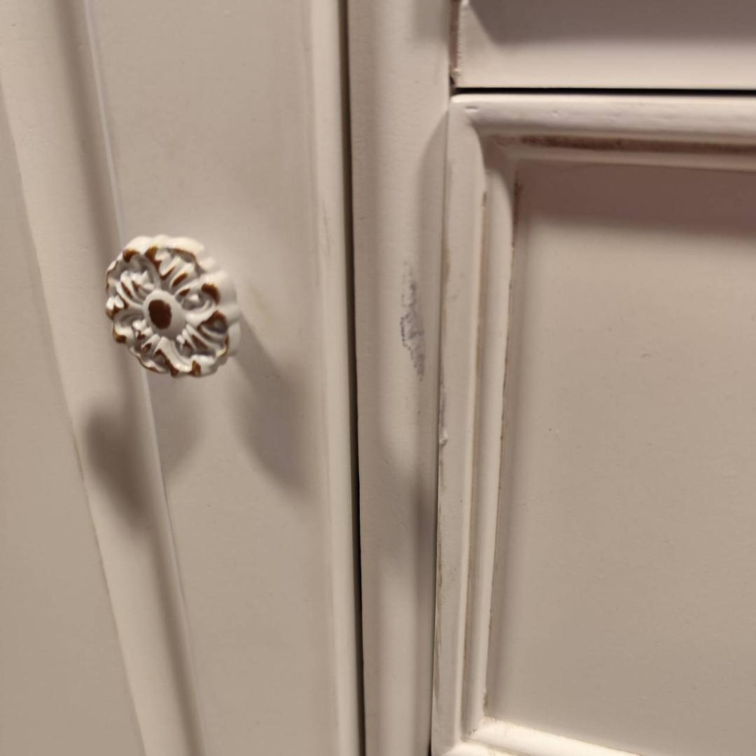 リュバンシュ ロココ アンティーク風 キー付 ホワイト洋服ダンス キャビネット