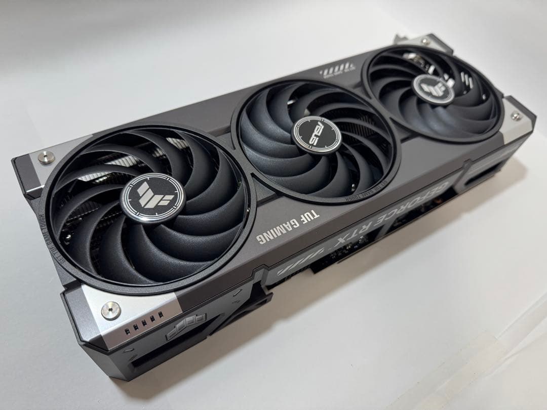 【GPU】ASUS TUF RTX 5070 Ti 16G【中古】