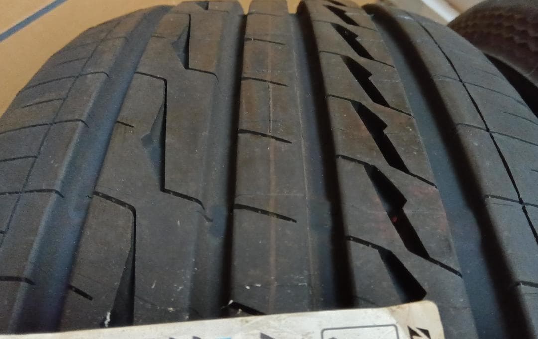 送料含 2本 未使用日本製ブリヂストンアレンザLX100　225/65R17