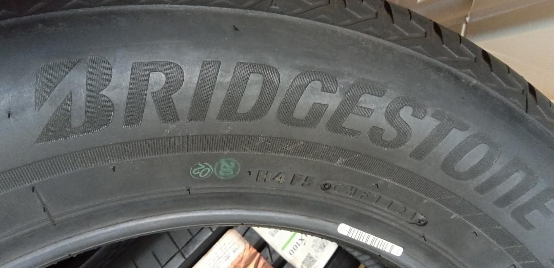 送料含 2本 未使用日本製ブリヂストンアレンザLX100　225/65R17