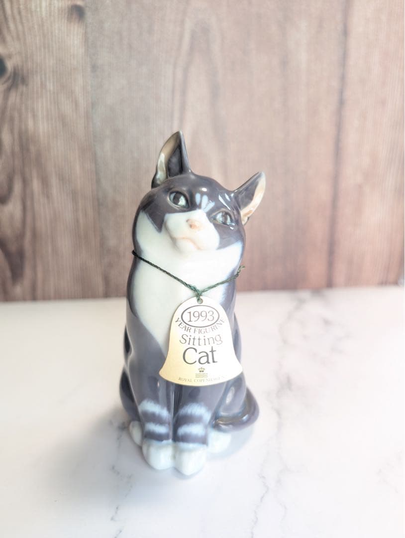   1993年製　猫の置物　Sitting Cat