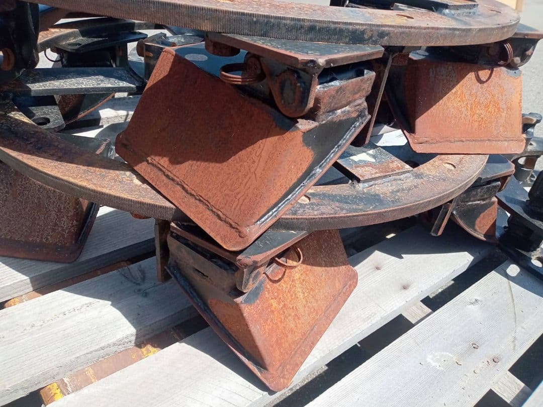 トラクター用フラットストレーク車輪　農機具