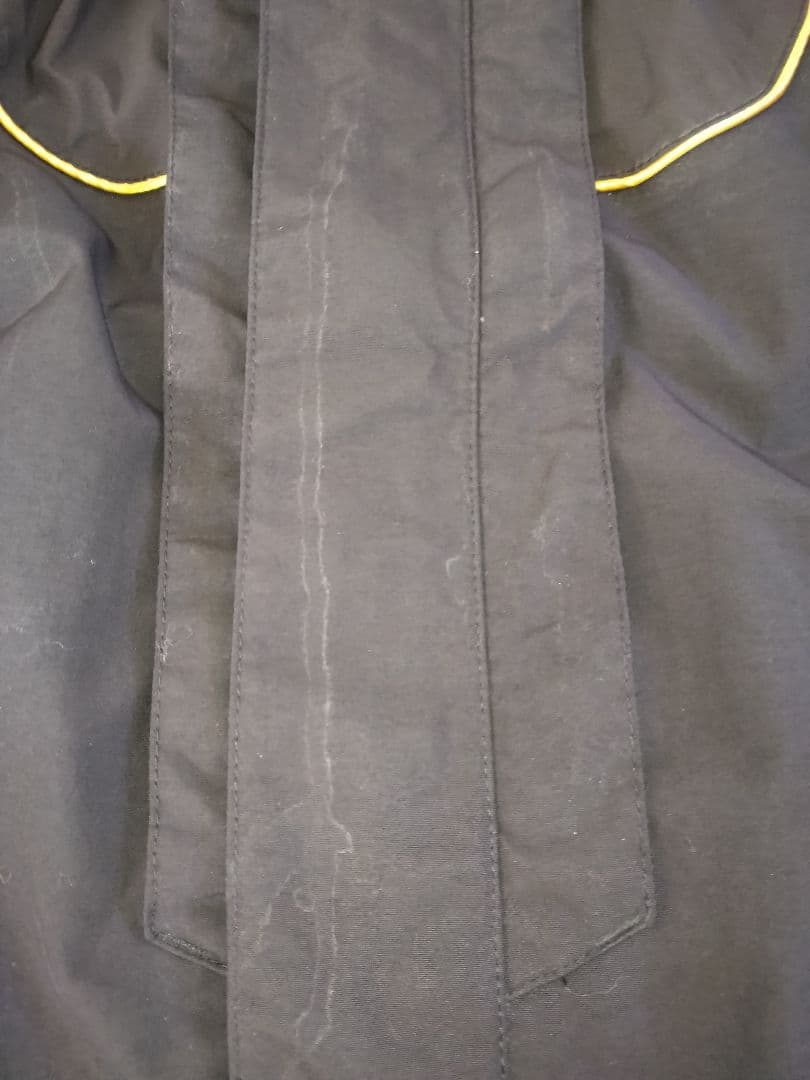 9/7までの出品　がまかつ ゴアテックスレインスーツ M　多少のスレ使用感あり