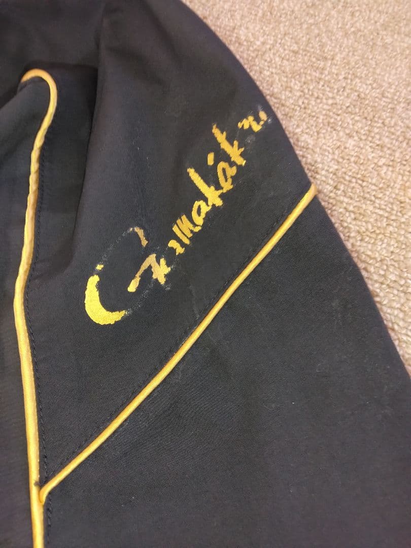 9/7までの出品　がまかつ ゴアテックスレインスーツ M　多少のスレ使用感あり