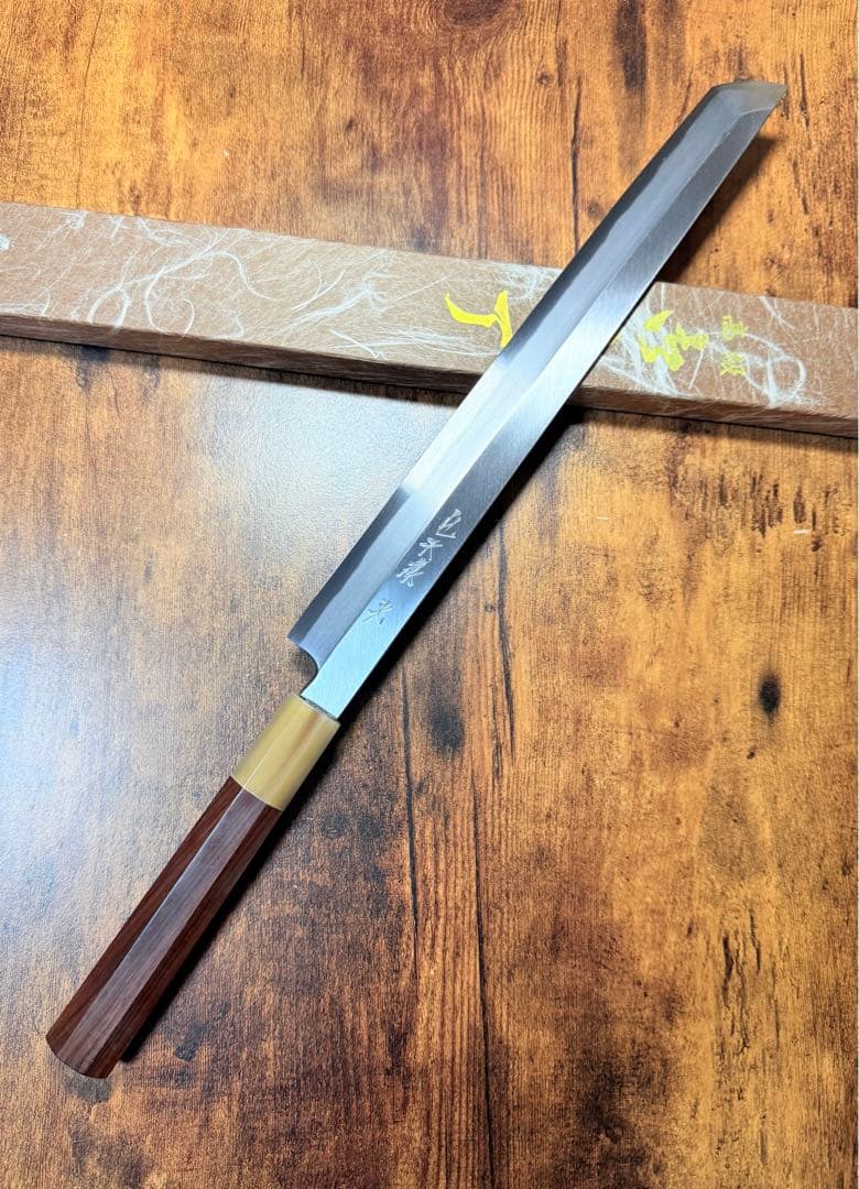 森本光一作　左用　蛸引 先丸　青鋼 紋鍛錬 尺　紫檀白水牛八角柄