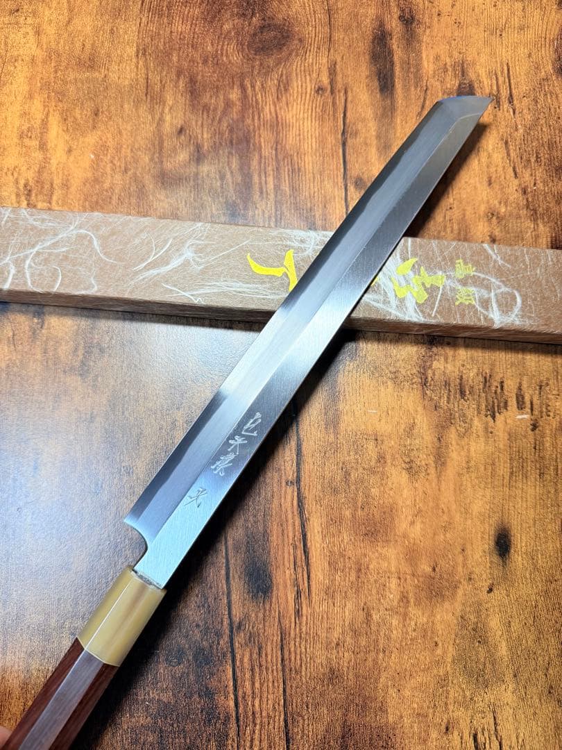 森本光一作　左用　蛸引 先丸　青鋼 紋鍛錬 尺　紫檀白水牛八角柄