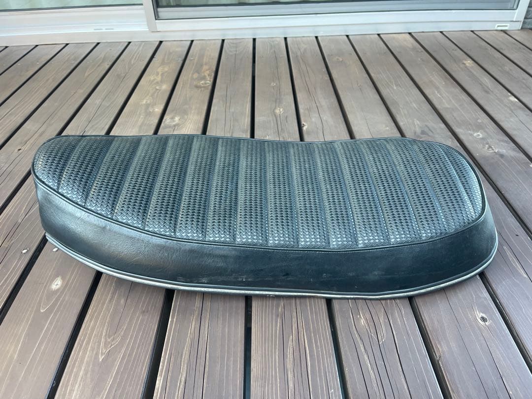 トライアンフ　T140 純正シート