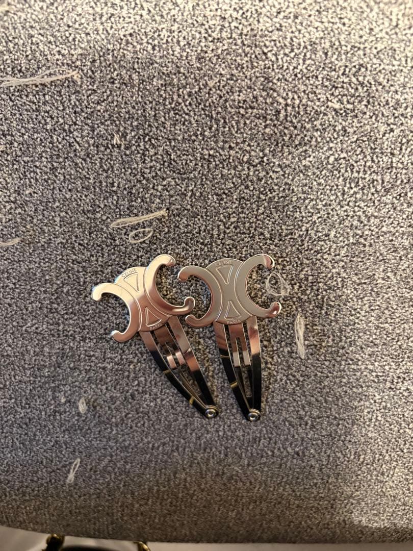 セリーヌヘアクリップ　１つのみ