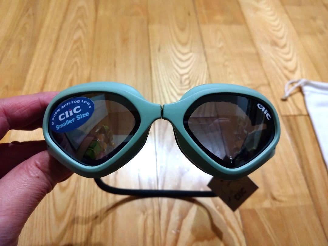 スーパーレア！ClIC 子供用ゴーグル UVカット 収納袋付き