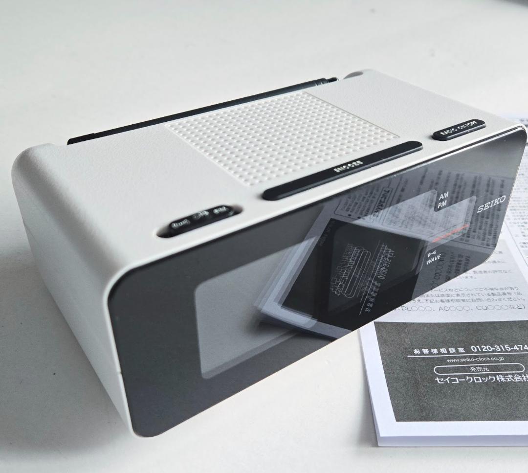 新品同様★SEIKO セイコー デジタル電波置時計 DL213W 送料込