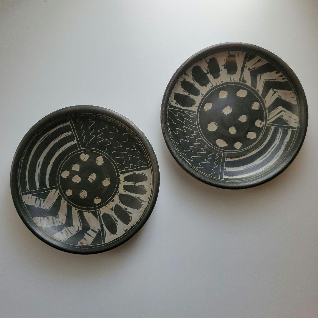 黒地に白模様の円形皿 2枚セット　お寿司　和菓子　お茶受け　堂前守人作