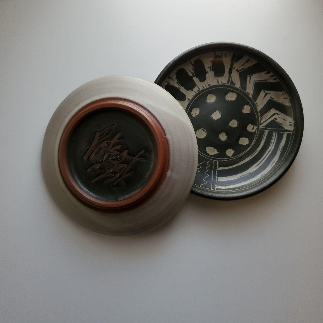 黒地に白模様の円形皿 2枚セット　お寿司　和菓子　お茶受け　堂前守人作