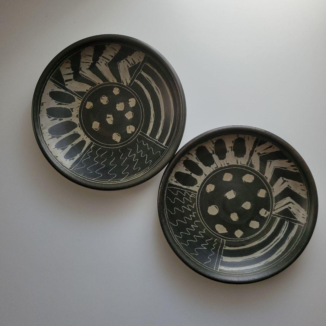 黒地に白模様の円形皿 2枚セット　お寿司　和菓子　お茶受け　堂前守人作