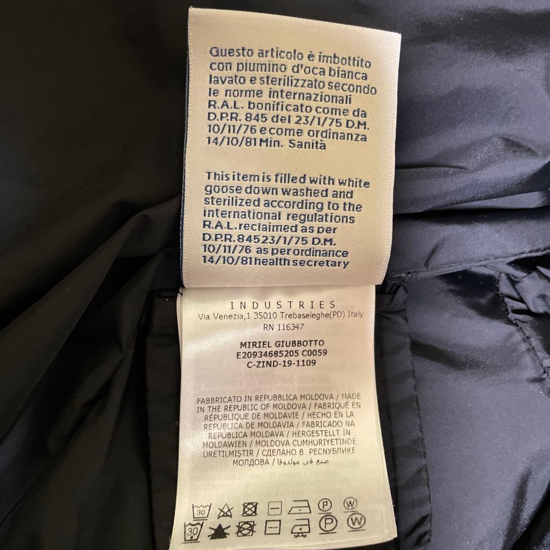 【お値下げ！】Moncler ブラック ダウンジャケット(クリーニング済み)