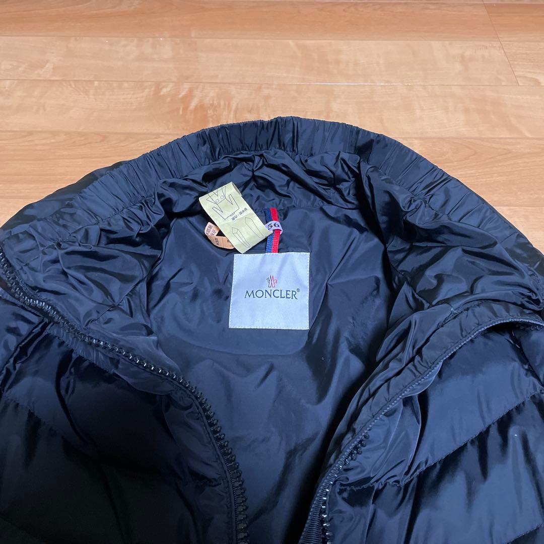 【お値下げ！】Moncler ブラック ダウンジャケット(クリーニング済み)