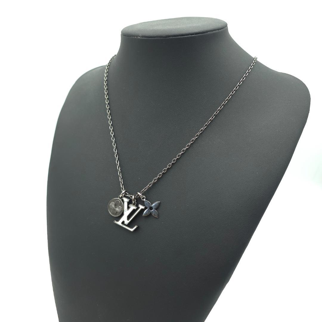 ルイヴィトン LVイニシャル フラワーモチーフ ネックレス メンズ エクリプス