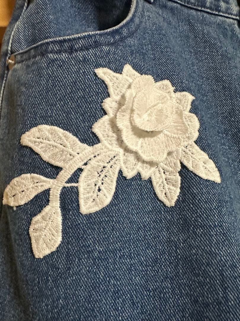 ウィルフリーサイズアジャストモチーフレースルーズデニムパンツM