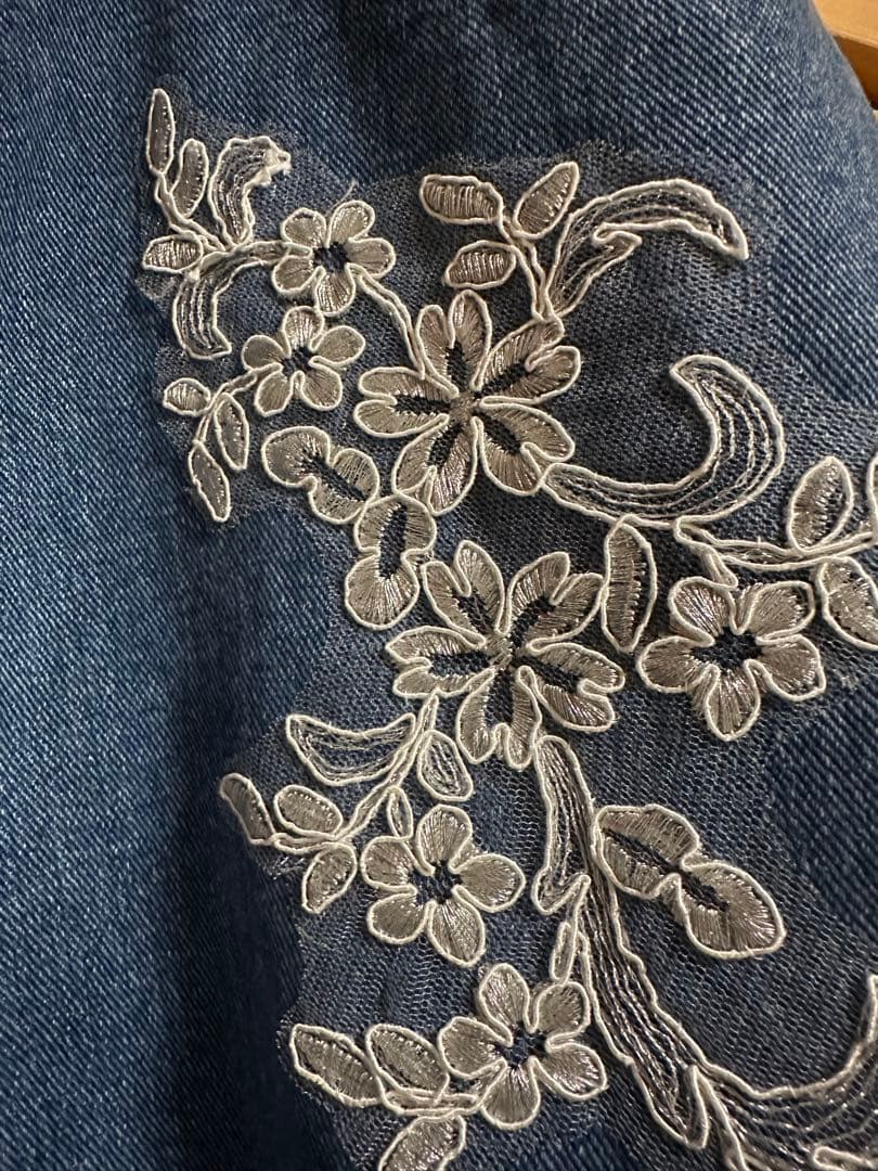 ウィルフリーサイズアジャストモチーフレースルーズデニムパンツM