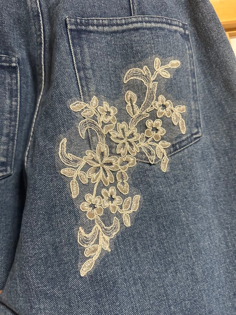 ウィルフリーサイズアジャストモチーフレースルーズデニムパンツM