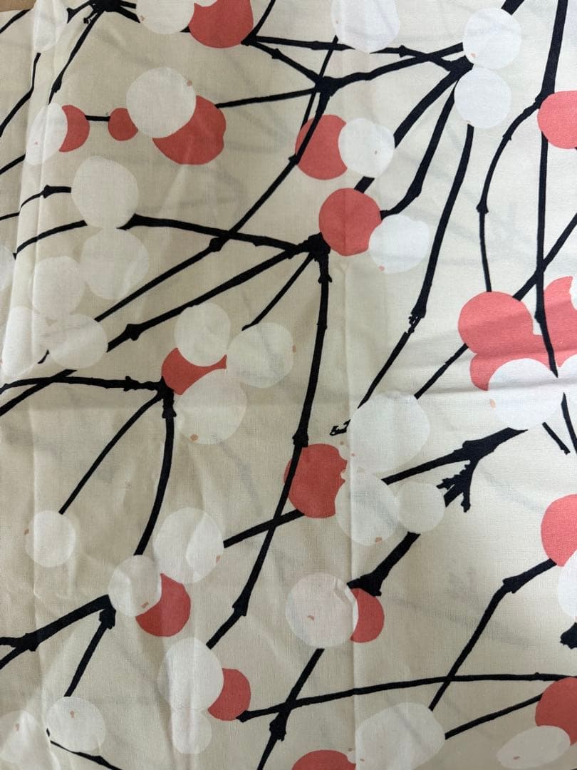 新品　マリメッコ　ルミマルヤ グレージュ ピンク　クッションカバーです♪