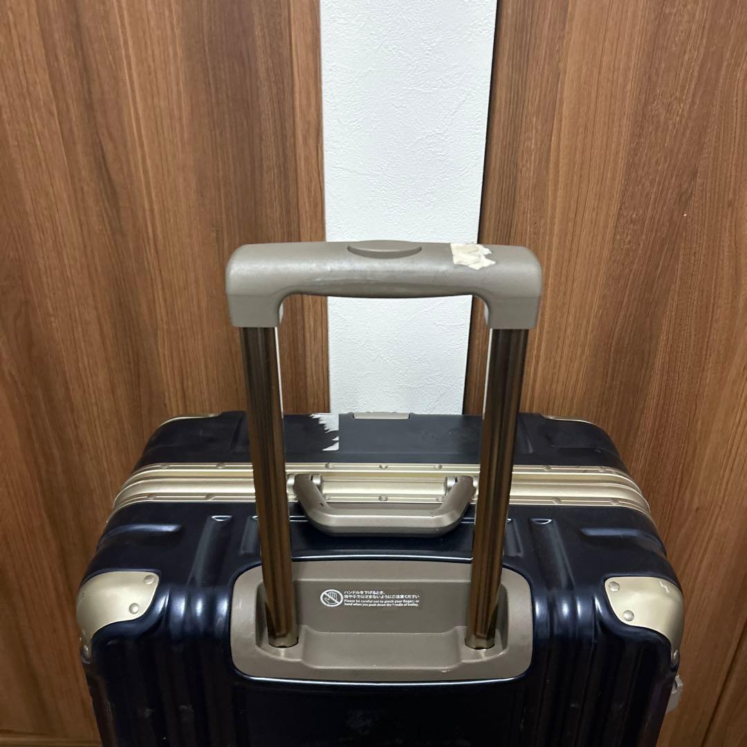 ネイビー 中型キャリーケース 4輪
