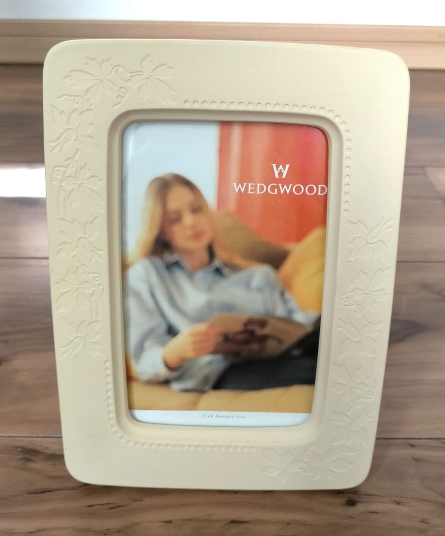 【廃盤品✨️新品】ウェッジウッド ・ピクチャーフレーム 陶器製