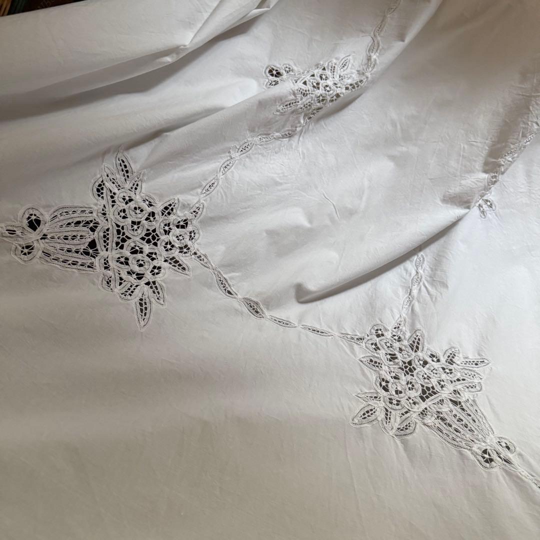 SALE❣️フランスアンティークஐ⋆* ふんわりバテンレースの花刺繍シーツ