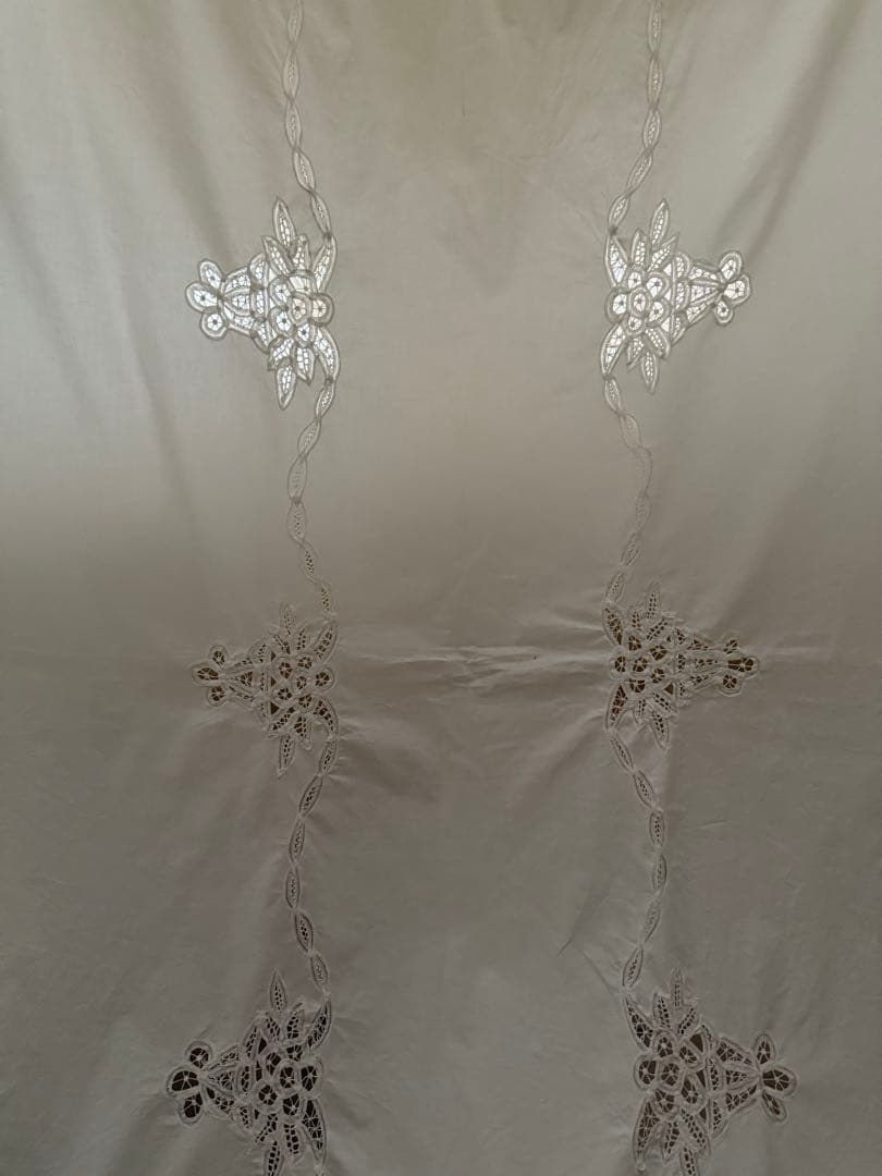 SALE❣️フランスアンティークஐ⋆* ふんわりバテンレースの花刺繍シーツ