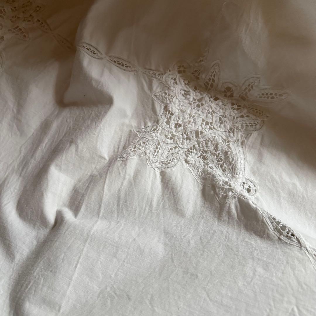 SALE❣️フランスアンティークஐ⋆* ふんわりバテンレースの花刺繍シーツ