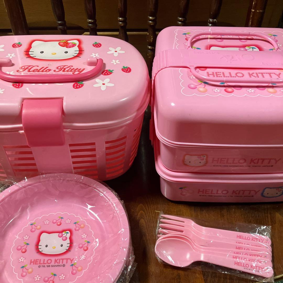 ハローキティ ピクニック　さくらんぼ