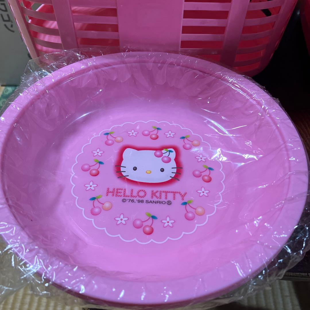 ハローキティ ピクニック　さくらんぼ