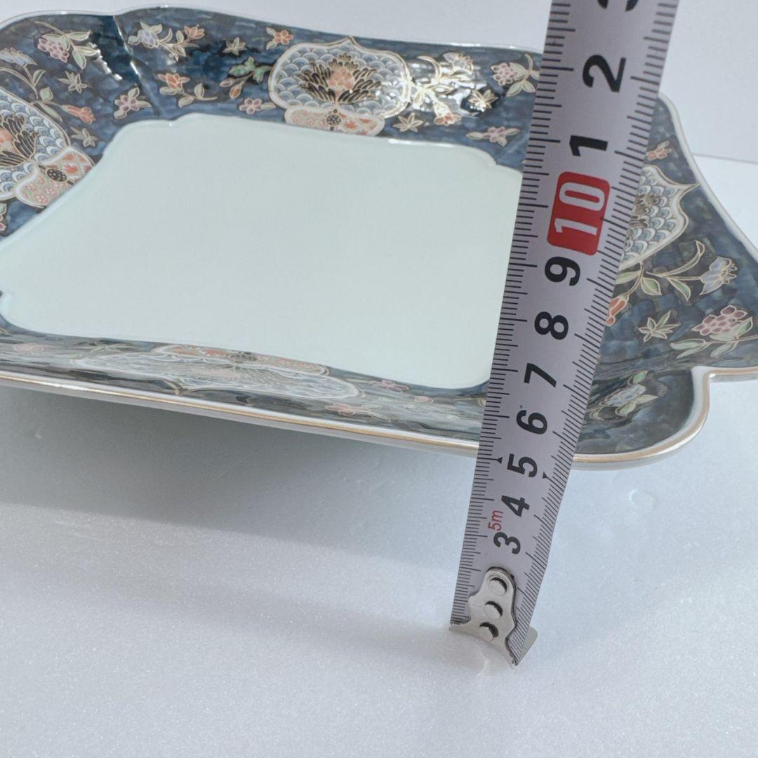 有田焼 弥右ェ門 青地 花柄 花模様 装飾 四角い皿 金彩 レトロ 高級感