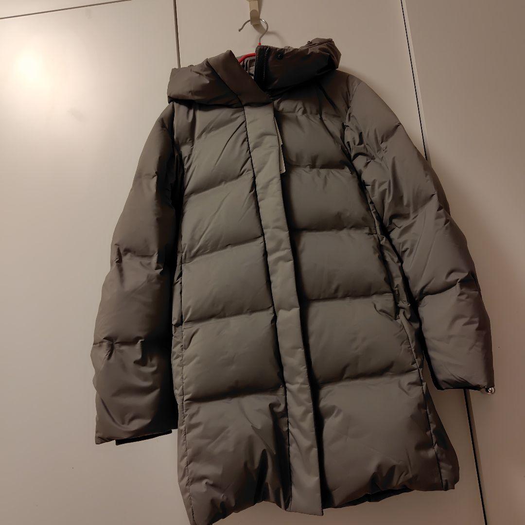 ユニクロ　シームレスダウンショートコート