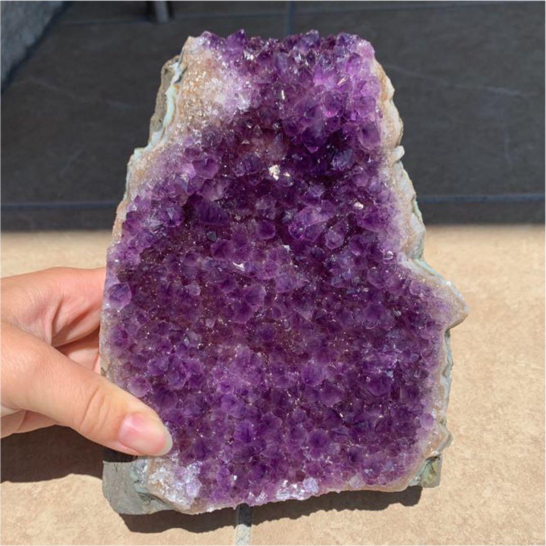 【♒高貴・大きめ天然石♒】濃厚紫色 ウルグアイ産 高品質アメジスト 天然石